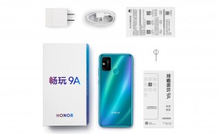 Honor Play 9A retail package