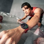 The Huawei Watch GT2e can track a variety of exercises and it isn't afraid of the water