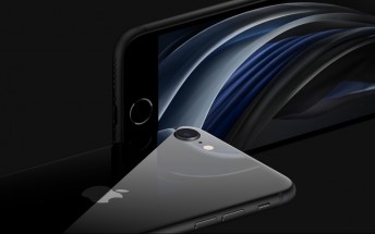 Apple iPhone SE (2020) has 3 GB RAM, 1821 mAh battery