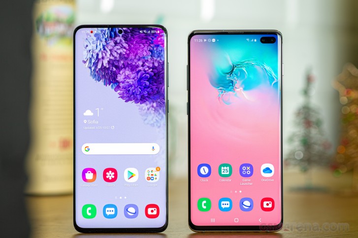 Galaxy S20 + (يسار) بجوار Galaxy S10 + (يمين)