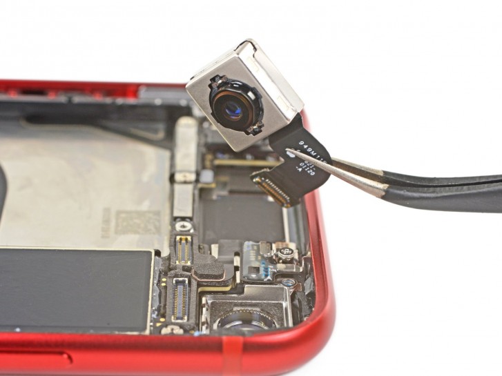 Comprehensive iPhone SE teardown uncovers plenty of iPhone 8 bits