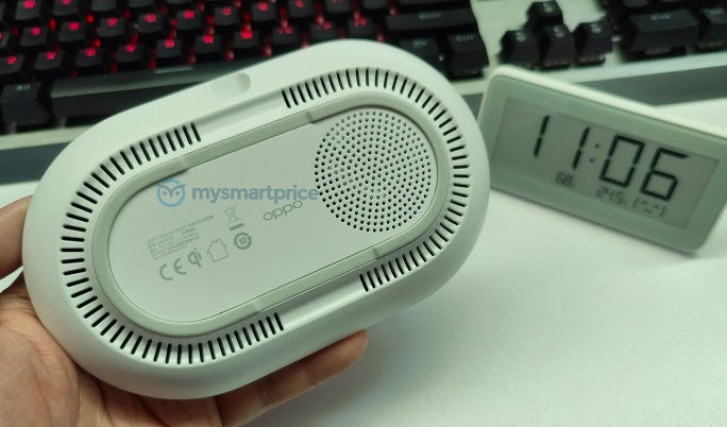 Oppo 40W AirVOOC wireless charger spotted in-hand