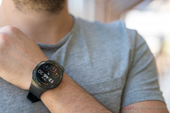 huawei watch gt on hand