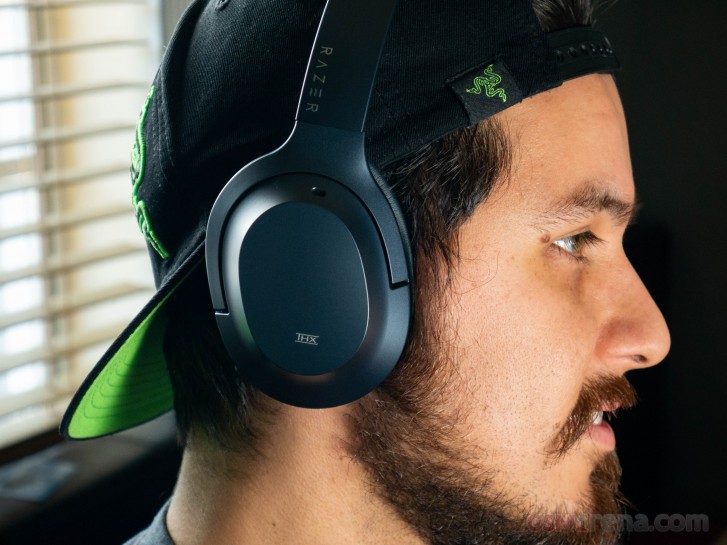 razor headset others can hear music