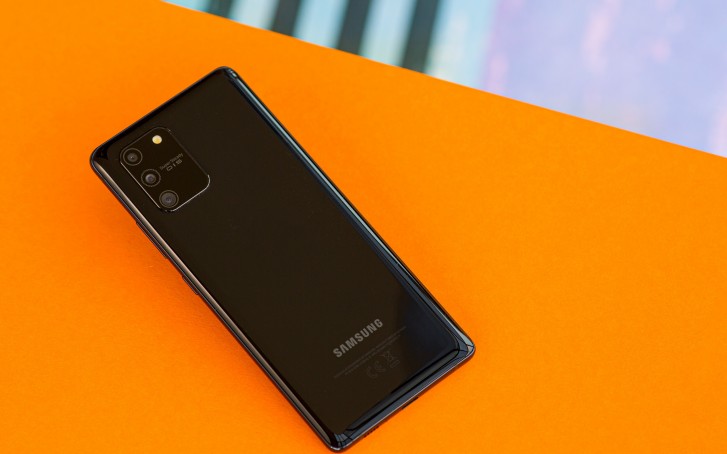 A photo of the Galaxy S10 Lite