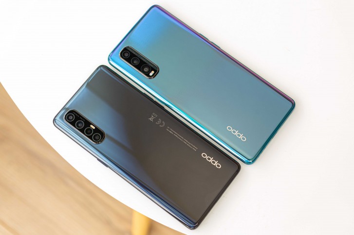 Oppo Reno3 Pro next to Oppo Find X2