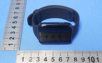 Oppo Watch passes through FCC, appears in live images