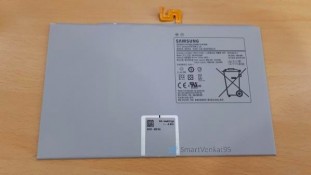 Samsung Galaxy Tab S7+ battery photos