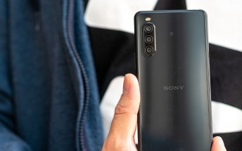 Sony Xperia 10 II gets disassembled on video