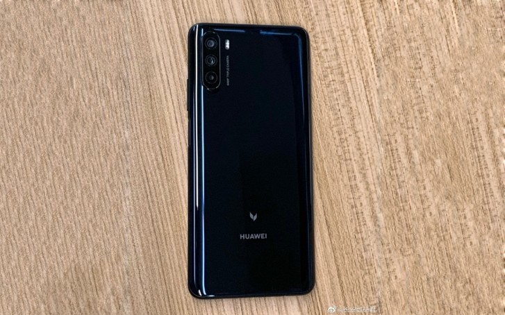 Huawei Enjoy 20s appears in flesh