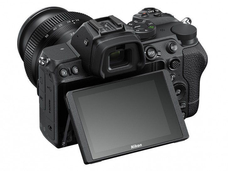 nikon z5 is full frame