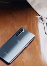 OnePlus Nord in Gray (matte finish) and Blue (polished)