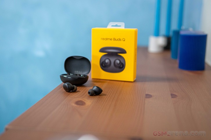 Realme q earbuds discount price