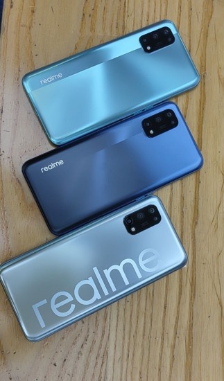 Realme V5 hands-on shots