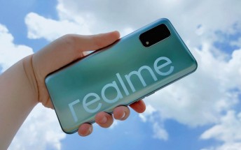 Realme V5 tours colleges to entice Gen Z fans, will have a 7 nm 5G chipset