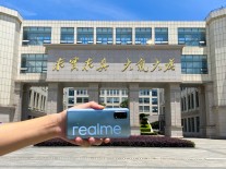 Realme V5 live shots