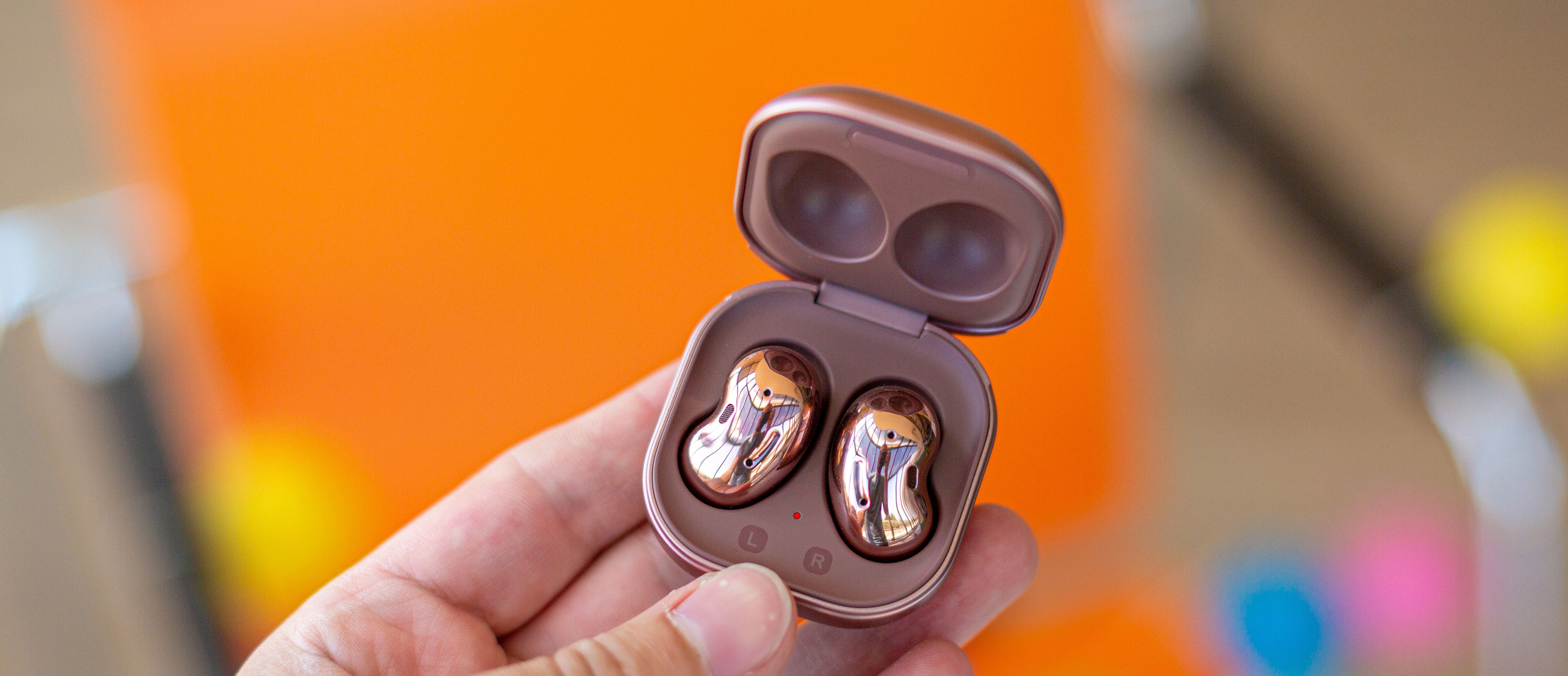 samsung-galaxy-buds-live-hands-on-review-droid-news