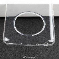 Huawei Mate 40 case: that hole on top looks just big enough for a 3.5 mm jack