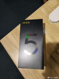 Alleged leaked images of iQOO 5 Pro and its retail box
