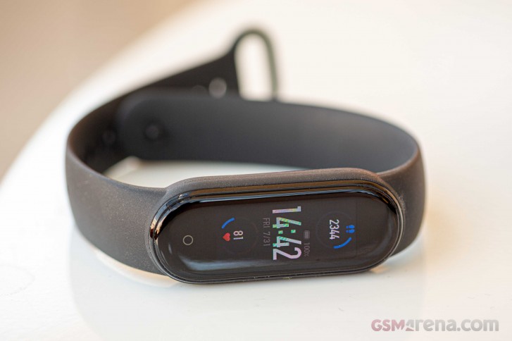 samsung fit 2 vs mi band 4