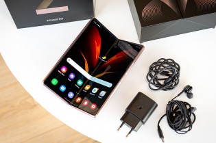 samsung galaxy z fold 2 earphones