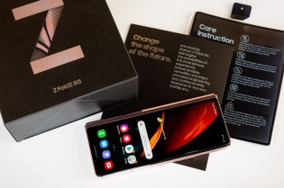 ביטול האגרוף של Samsung Galaxy z Fold2