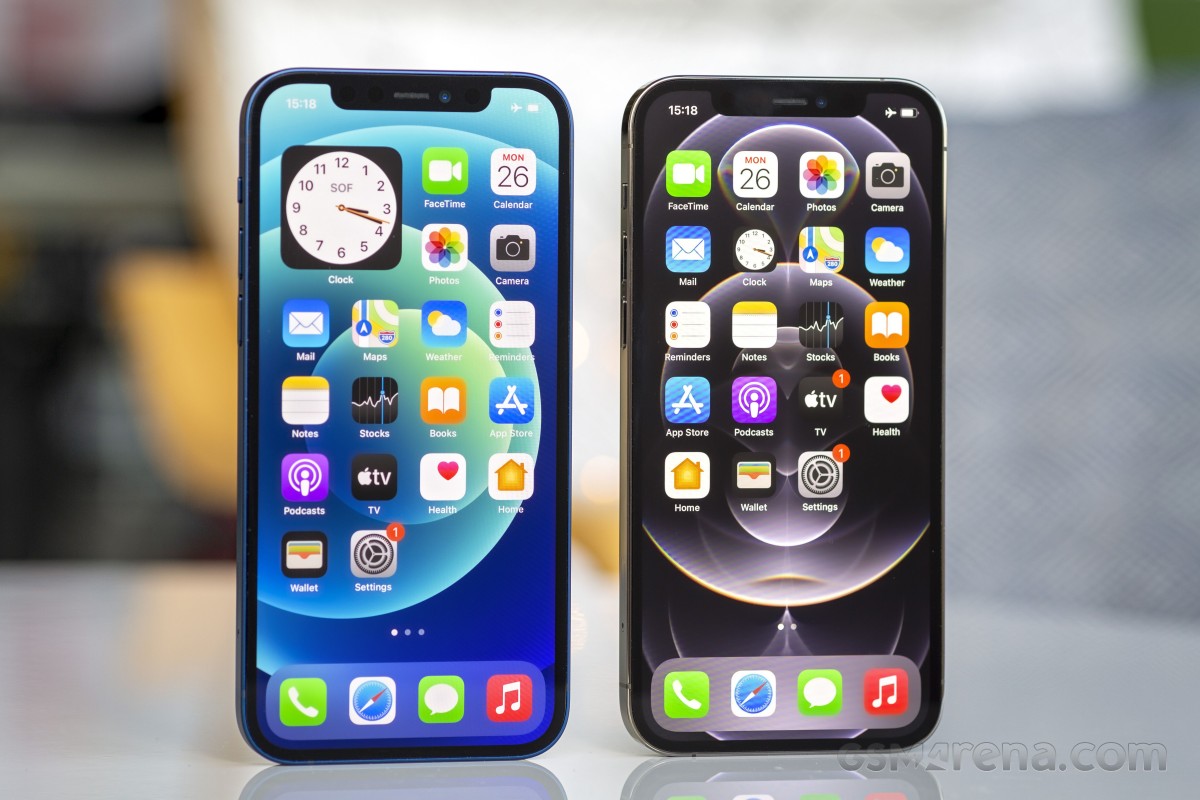 iphone 12 and 12 pro size comparison