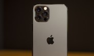 The new 2.5x telephoto camera on iPhone 12 Pro Max still not used in the dark