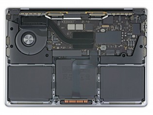 MacBook Pro: M1 (right)