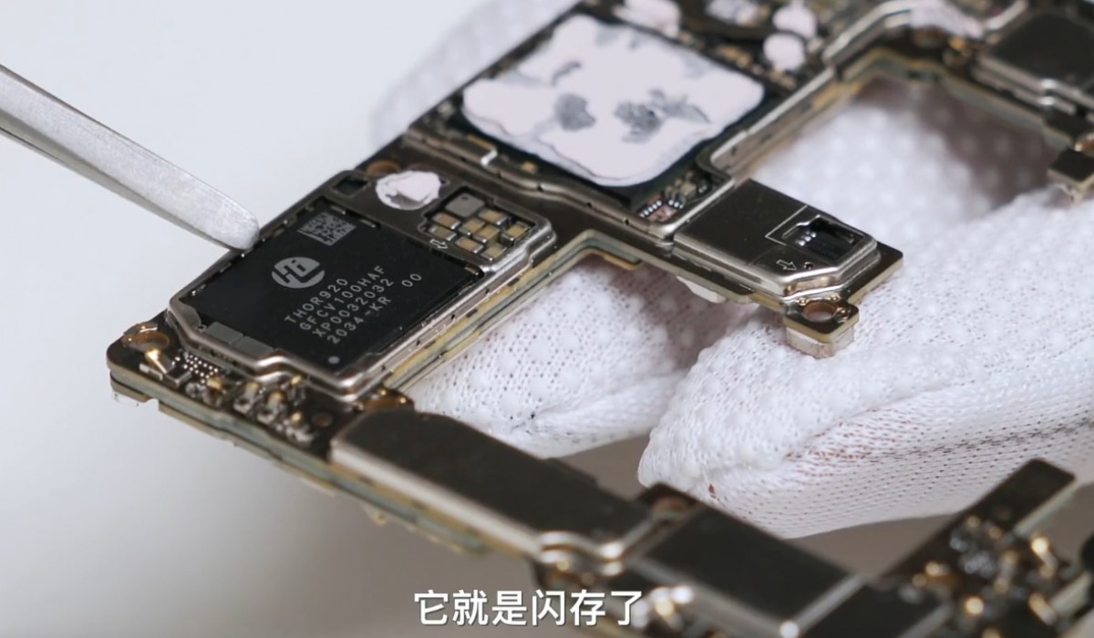 Huawei Mate 40 RS teardown reveals self-developed memory chip