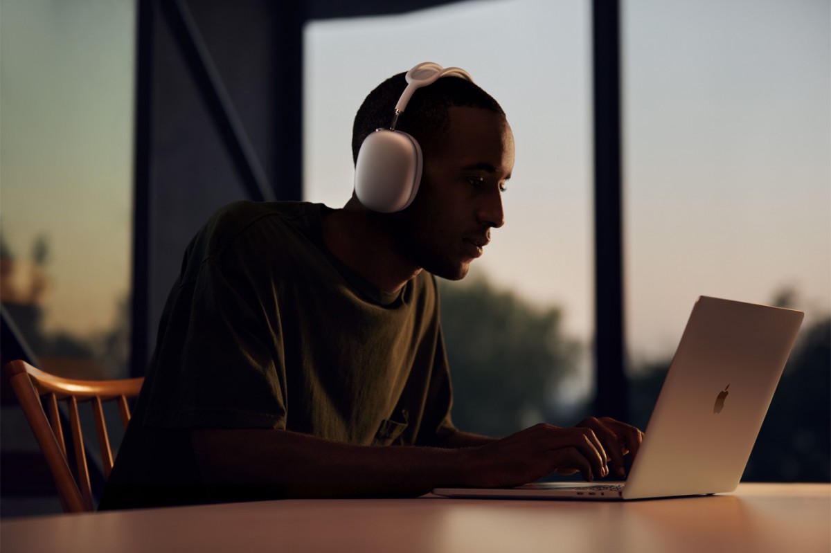 Apple's AirPods Studio Are Its First Noise Cancelling Over-Ear