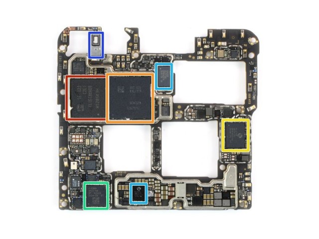 Mate 40 Pro mother board (credit iFixit)