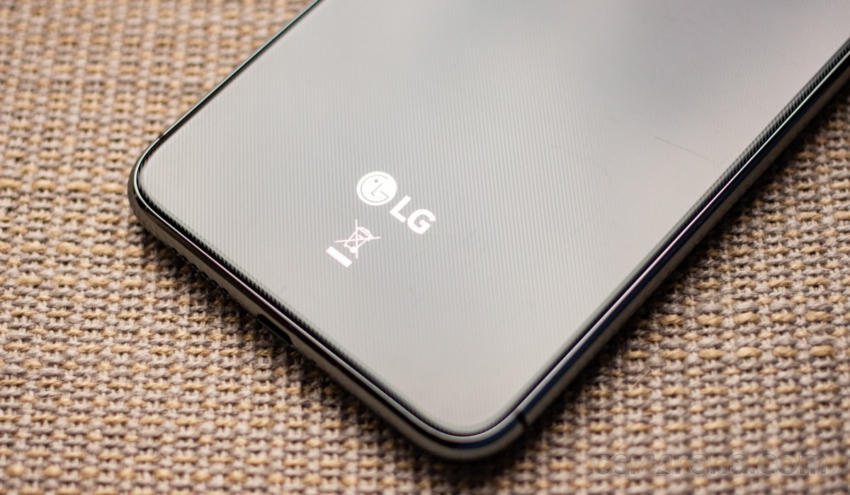 LG looking to outsource its budget phones to cut costs