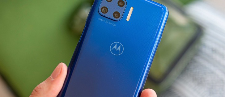 Motorola Capri with 5,000mAh battery passes by FCC 