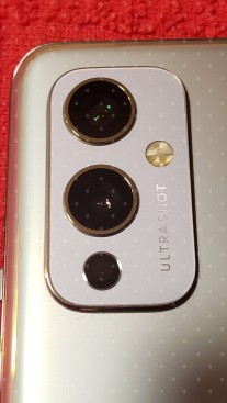 OnePlus 9 5G desde atrás