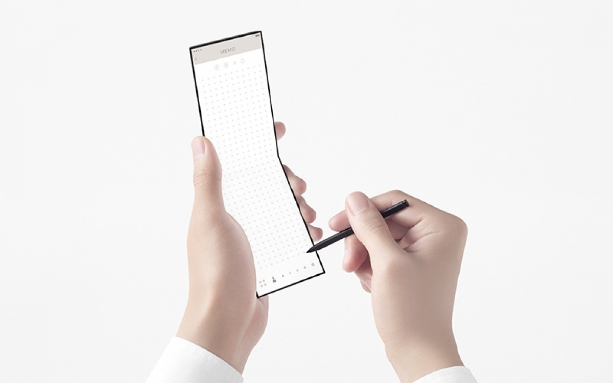 Oppo introduces new “slide” concept phone with three hinges