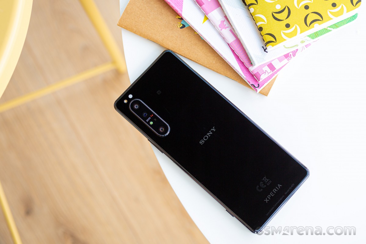 Android 11 update reaches European Sony Xperia 1 II units - GSMArena.com  news