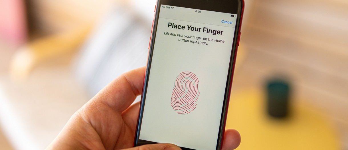 is the macbook pro fingerprint scanner a button