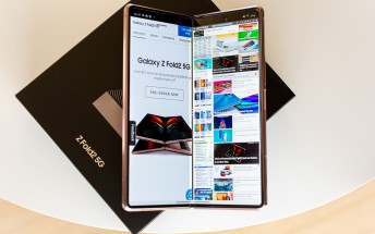 Samsung Galaxy Z Fold2 is now receiving Android 11 in the US