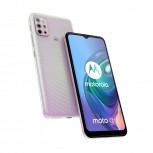 The Moto G10 has a ripple texture on its back: the attractive Iridescent Pearl colorway