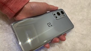 OnePlus 9 Pro hands-on (source Dave2D)