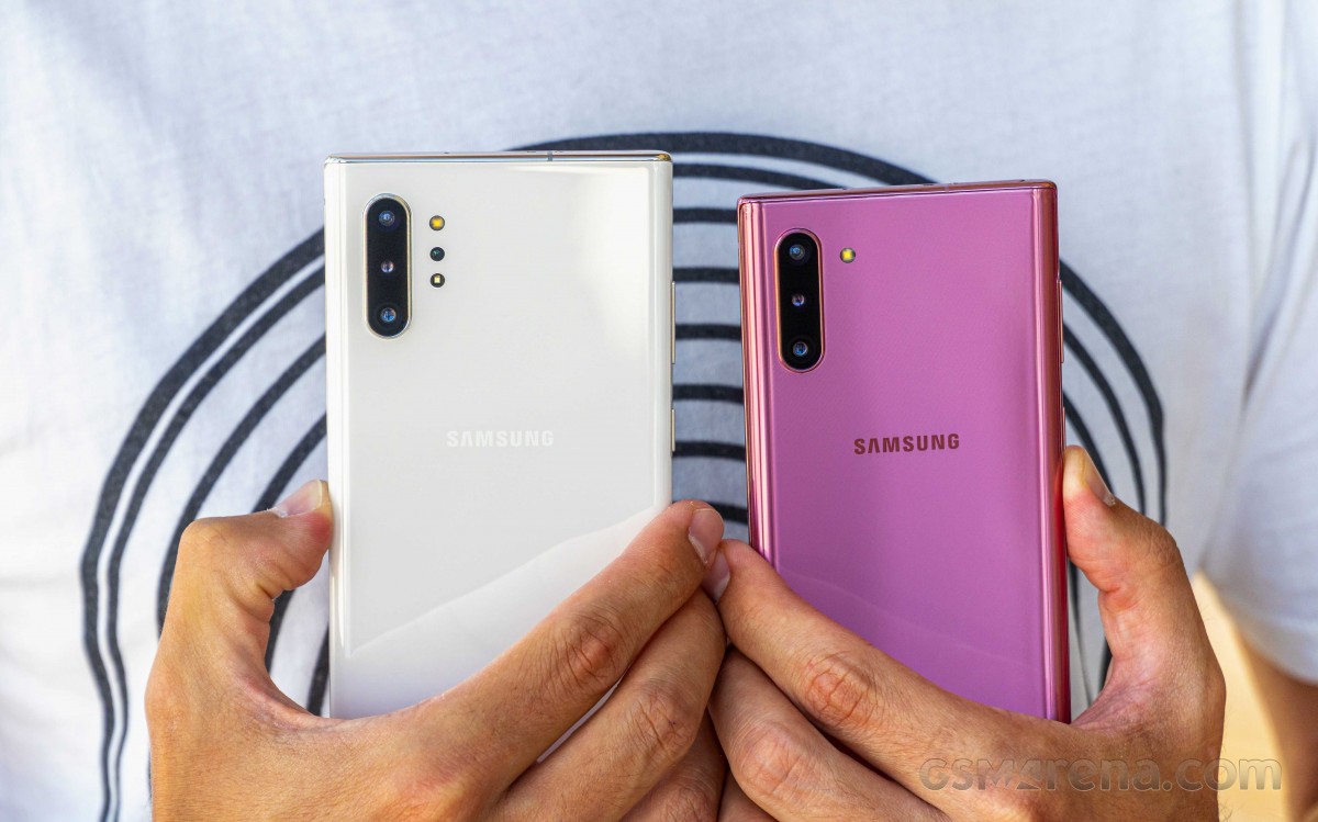 Galaxy S10 and Note10 users are reporting bootlooping after an update