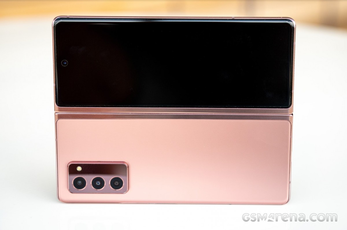 What colors does the Samsung Galaxy Z Fold 3 come in?