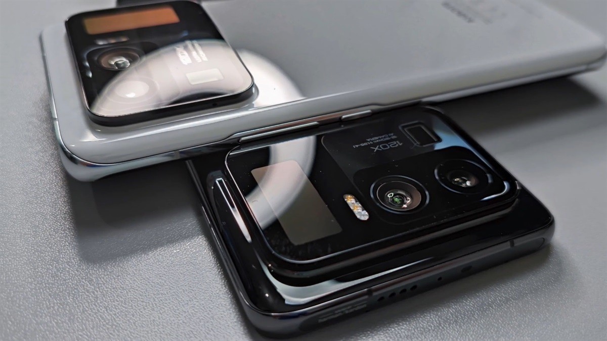 gsmarena 002 - Xiaomi Mi 11 Ultra tem módulo de câmera gigante e tela traseira