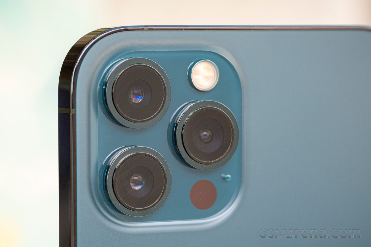 Apple to introduce a new telephoto camera with iPhone 15
