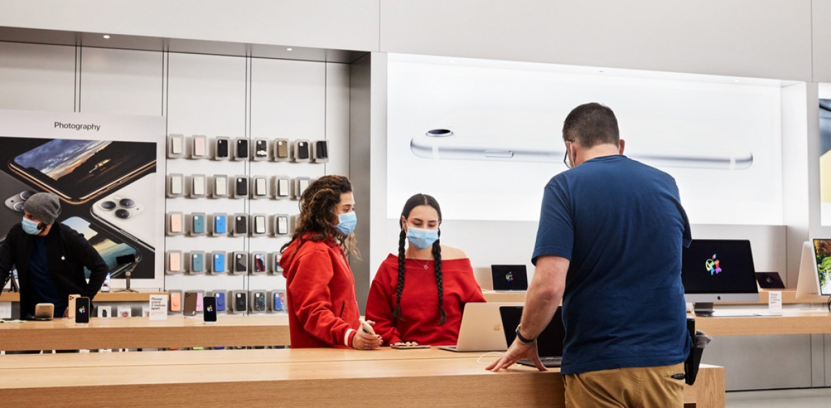 Todas as lojas da Apple nos EUA estão abertas pela primeira vez desde março do ano passado