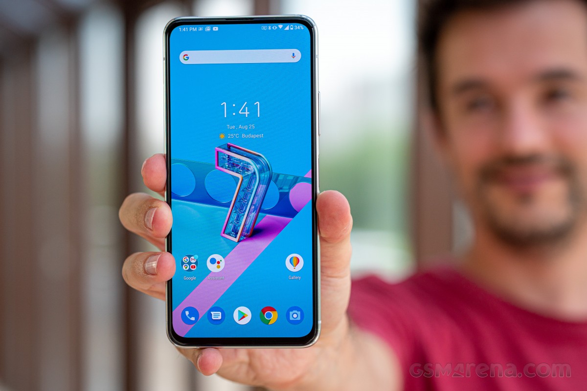 Asus Zenfone 7 and Zenfone 7 Pro are now receiving the Android 11 update