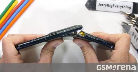 Lenovo Legion Duel 2 snaps in three parts during folding test