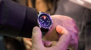An LG webOS smartwatch that could unlock, start and even lend an Audi car with your friends