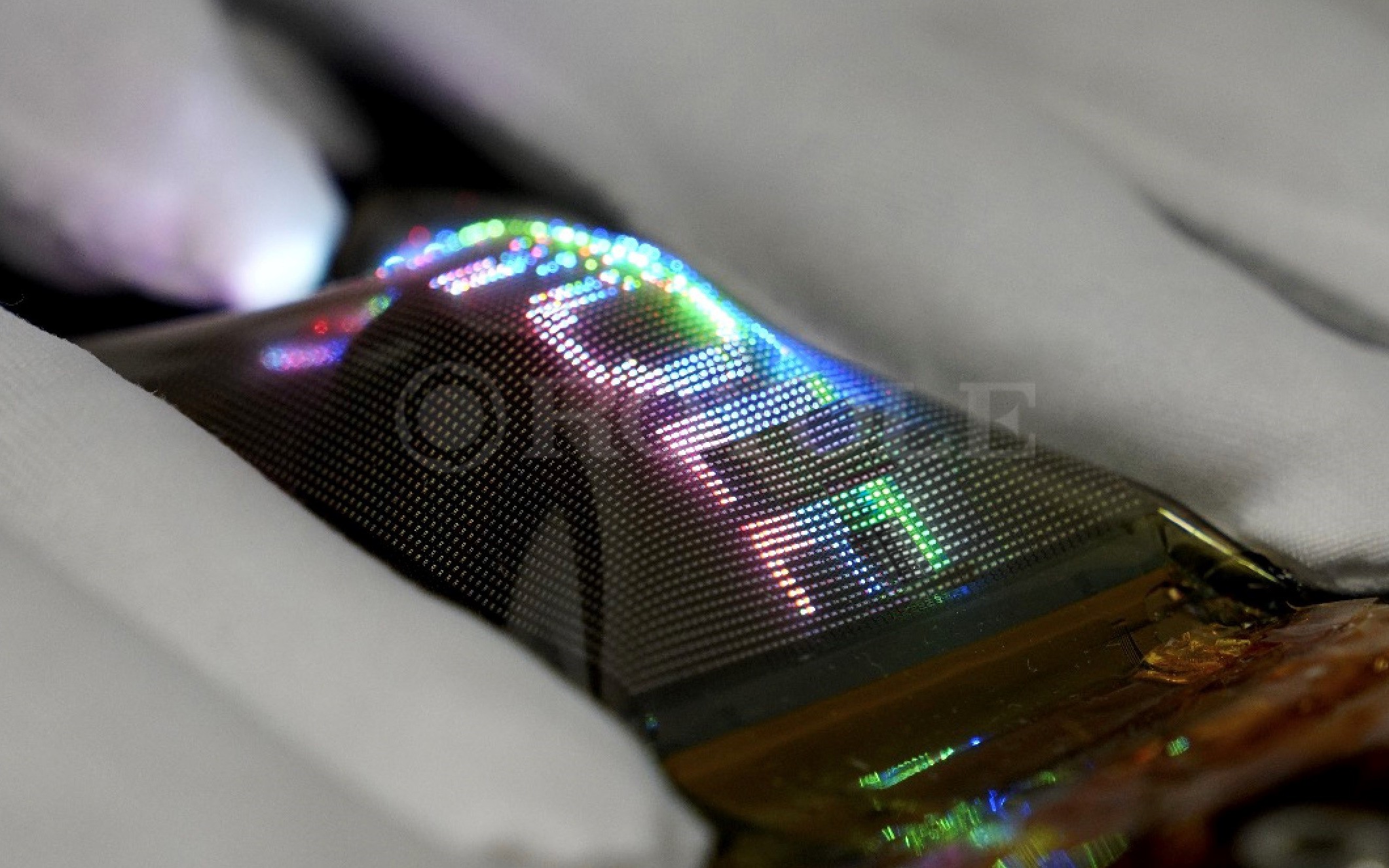 Royole unveils stretchable micro-LED displays that can be shaped into ...